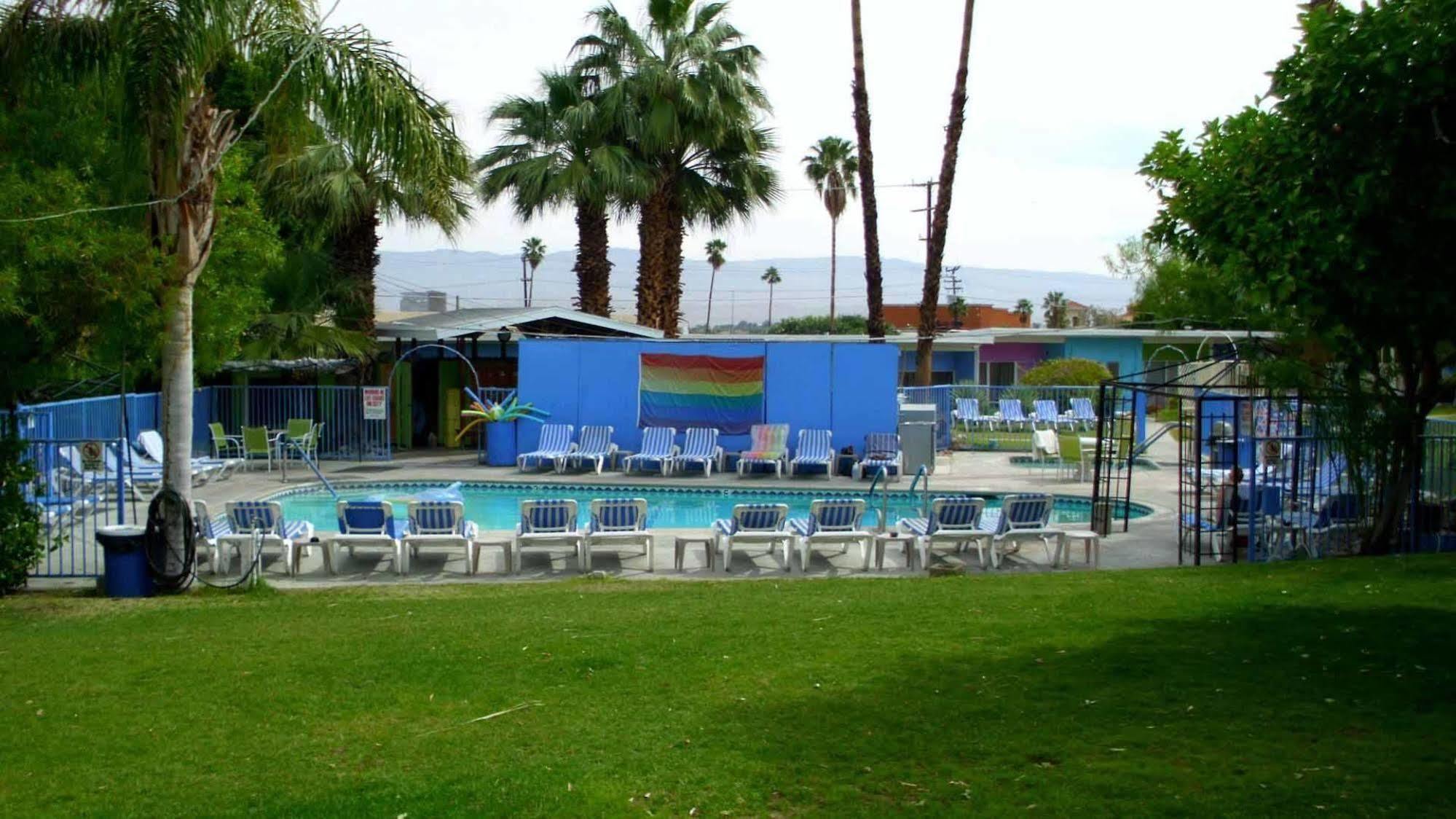 كاثيدرال سيتي Ccbc Resort Hotel - A Gay Men'S Resort المظهر الخارجي الصورة